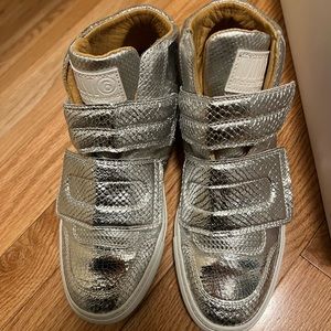 MM6 women’s High top size 8